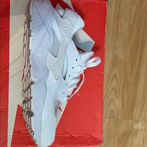 Gently used Nike air huarache